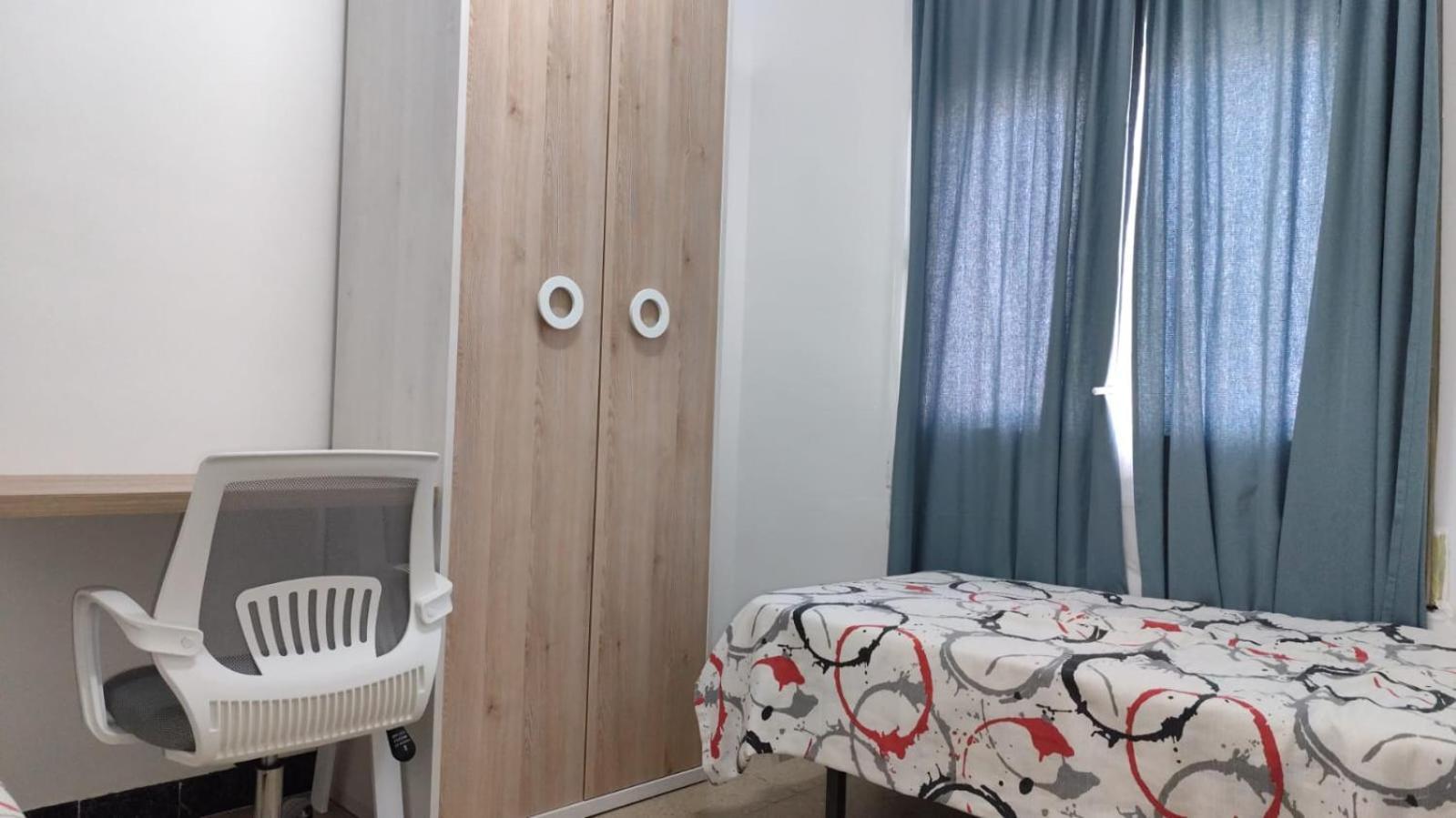 Hostal Ideal Gavà Exterior photo